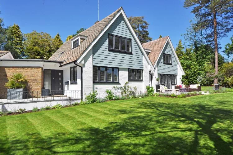 Maison moderne à la campagne