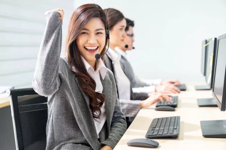 Standardiste : point de contact avec une entreprise